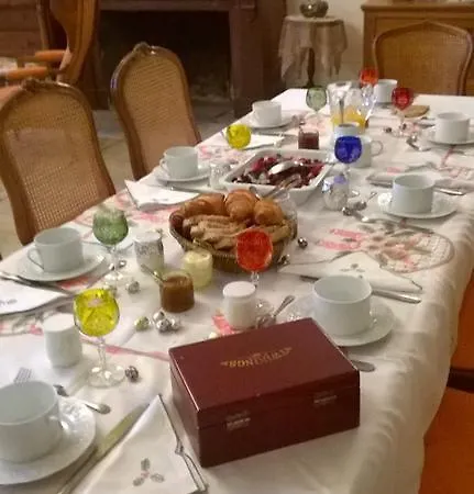 Couette-café Commanderie Templiere De Launac-le-vieux *